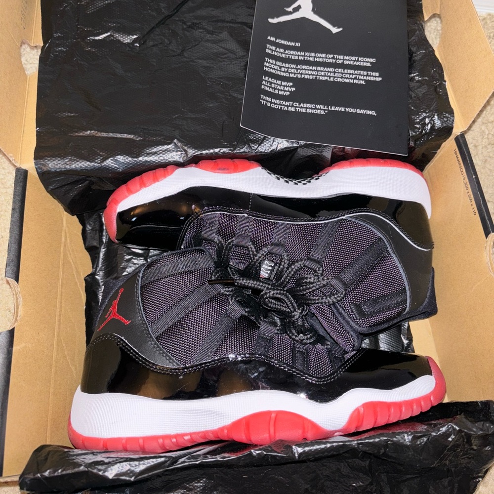 Jordan 11 bred - Picture 2 of 5